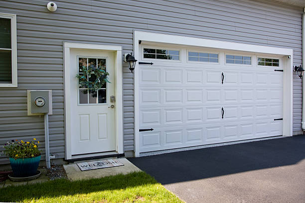 24/7 Emergency Garage Door Panel Replacement experts in Progress Village, FL